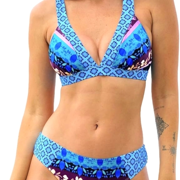 CUPSHE HALTER TIE CRISSCROSS BACK LOW RISE BIKINI SET SIZE MEDIUM NWT - Picture 3 of 9